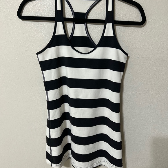 Lululemon tank. Black and white. - Picture 4 of 5